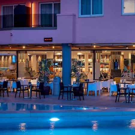 Aqua The Breeze (adults Only +18)